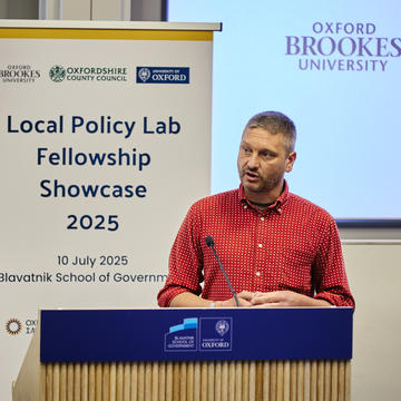 Dr Jon Reid addresses the audience from the lectern