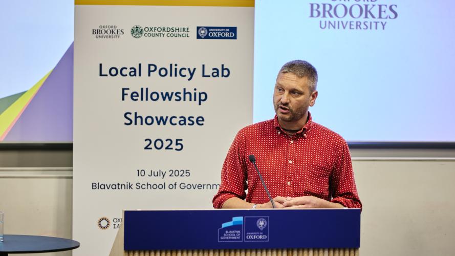 Dr Jon Reid addresses the audience from the lectern